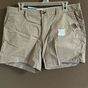 NWT Old Navy khaki shorts women’s size 10